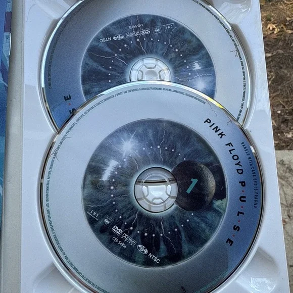 Pink Floyd PULSE Live at Earls Court - 2 DVDs + David Gilmour postcard! LIKE NEW - Picture 3 of 11